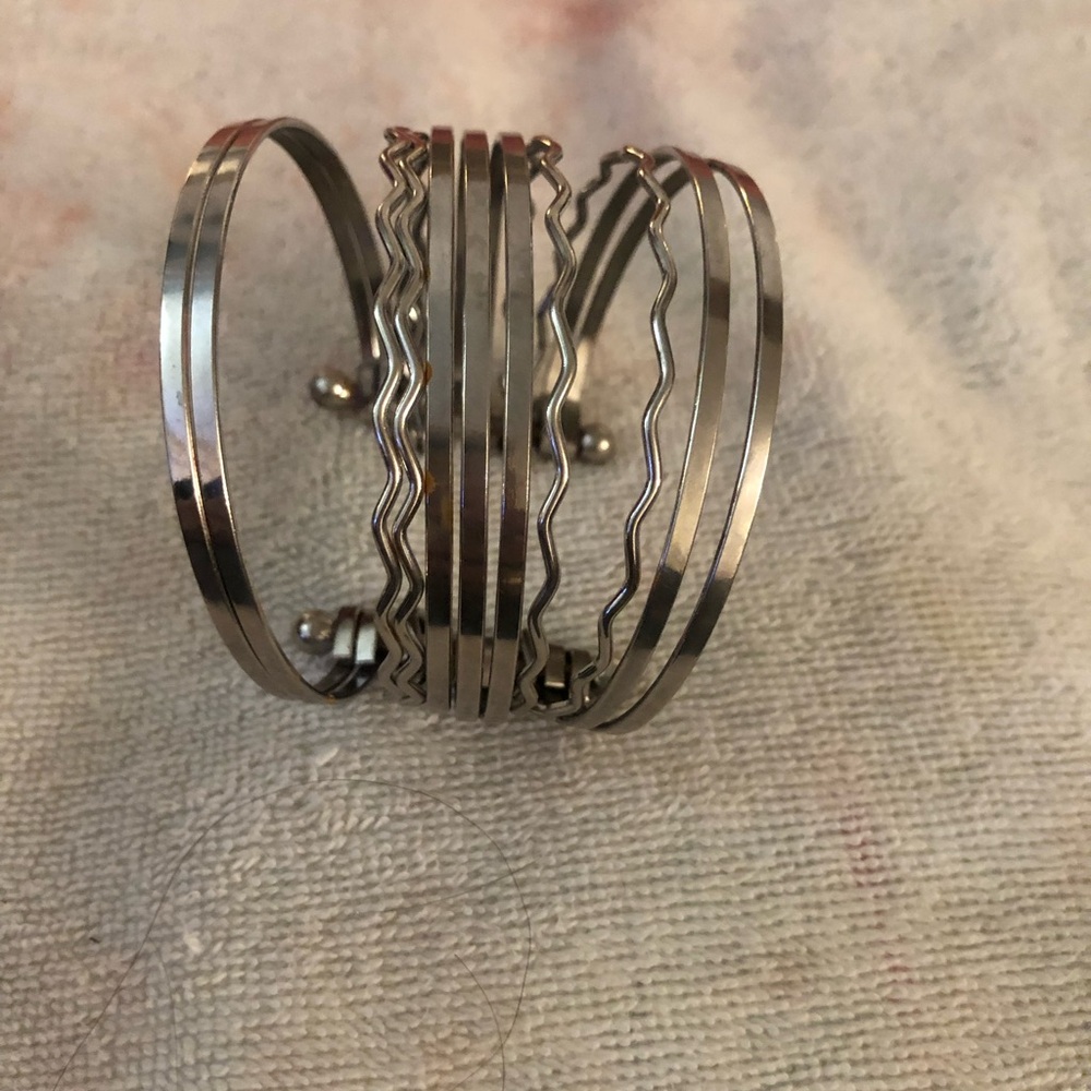 Silver Wave Pattern Bracelet - Picture 2 of 3